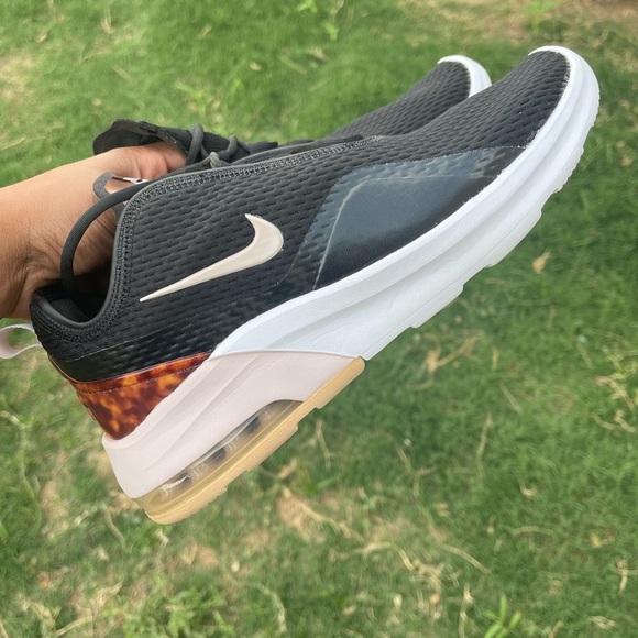 Size 8 - Nike Air Max Motion 2 Black Barely Rose W - Picture 1 of 7